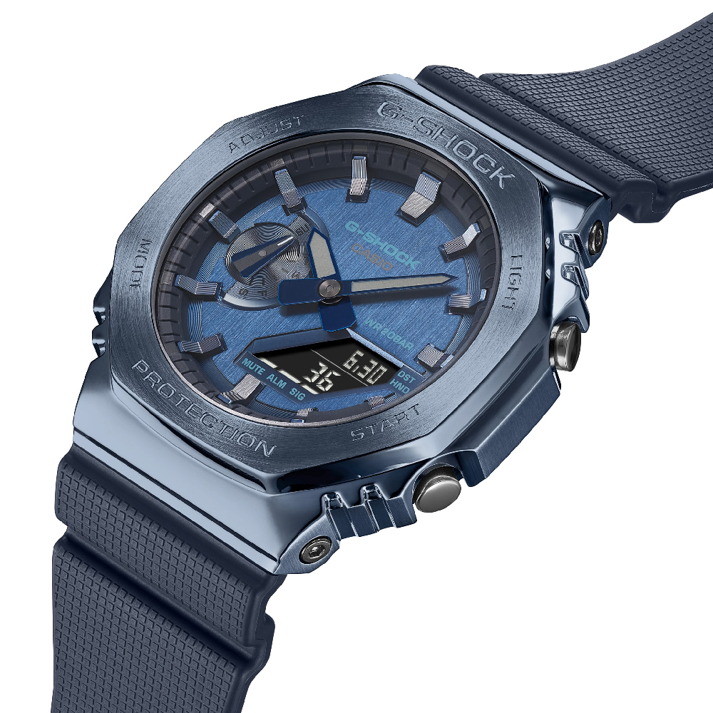 G-Shock Classic Style GM-2100N-2AER Metal Covered CasiOak horloge • EAN:  4549526304828 • Horloge.be